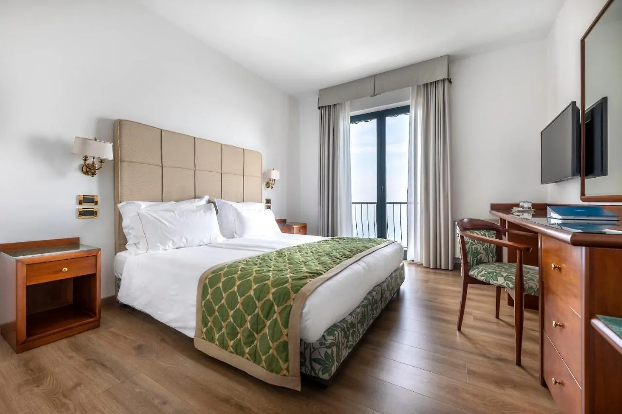 Hotel Villa Capri Gardone Riviera