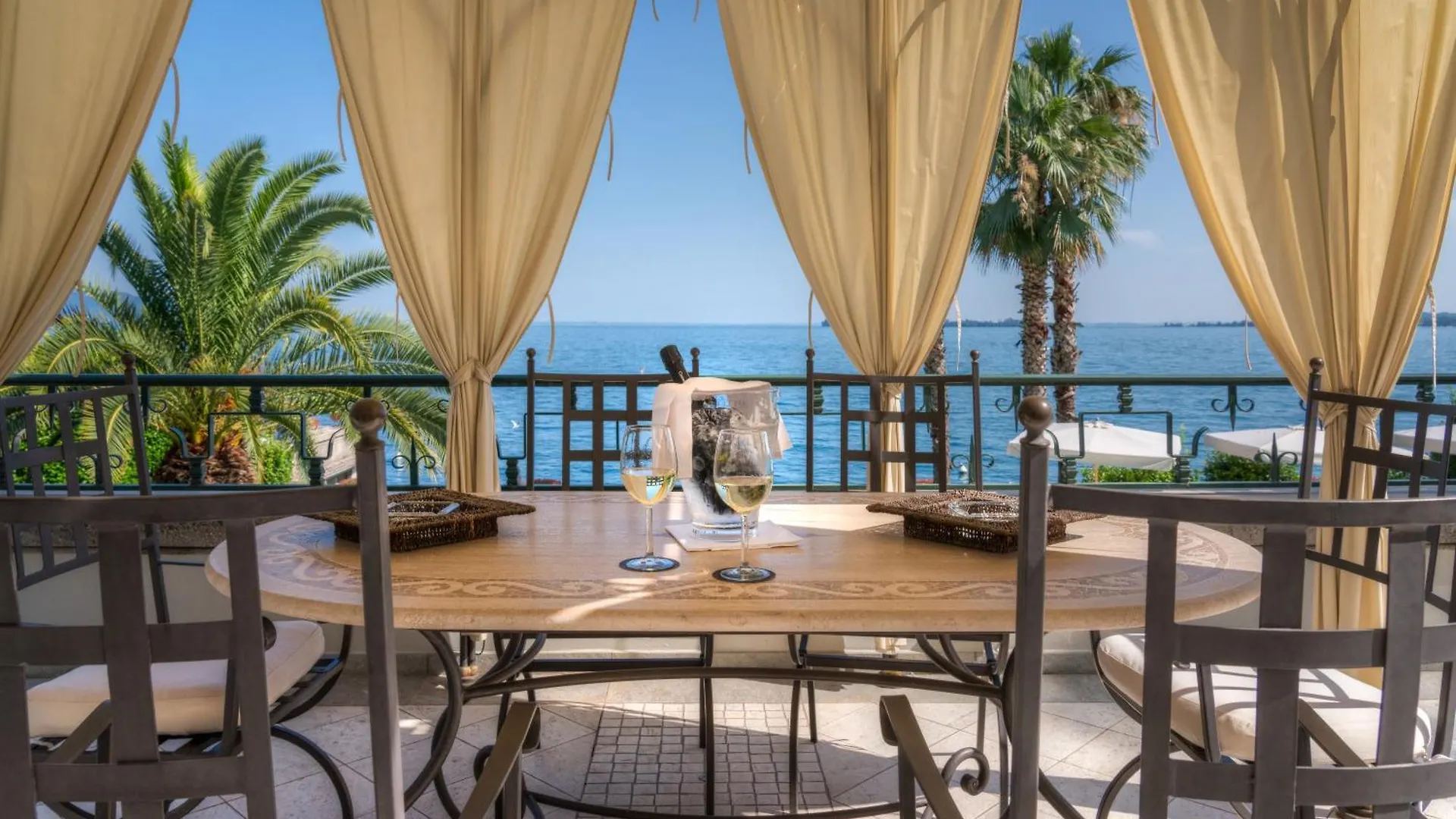 Hotel Villa Capri Gardone Riviera