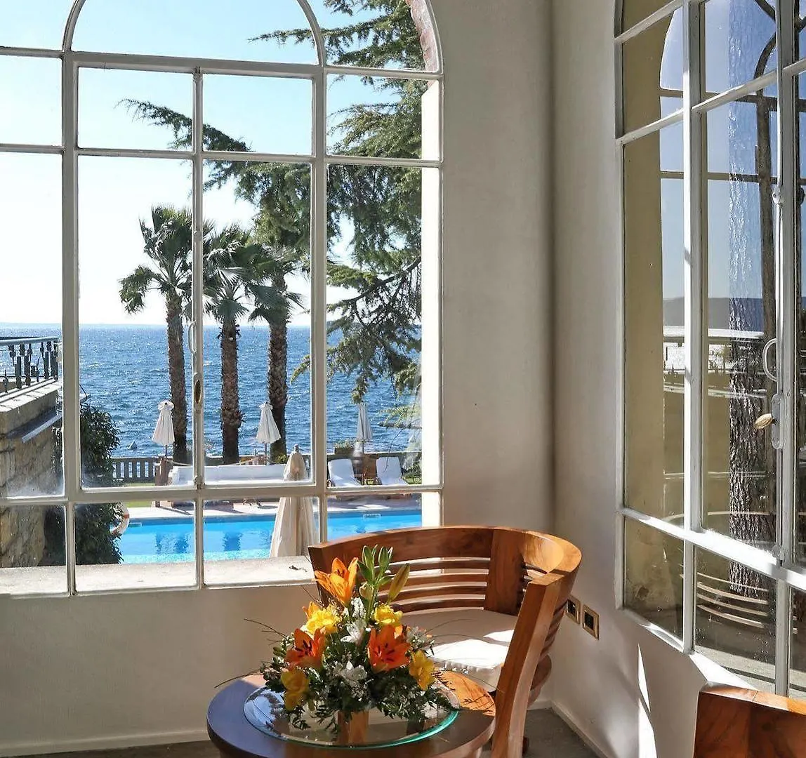 Hotel Villa Capri Gardone Riviera