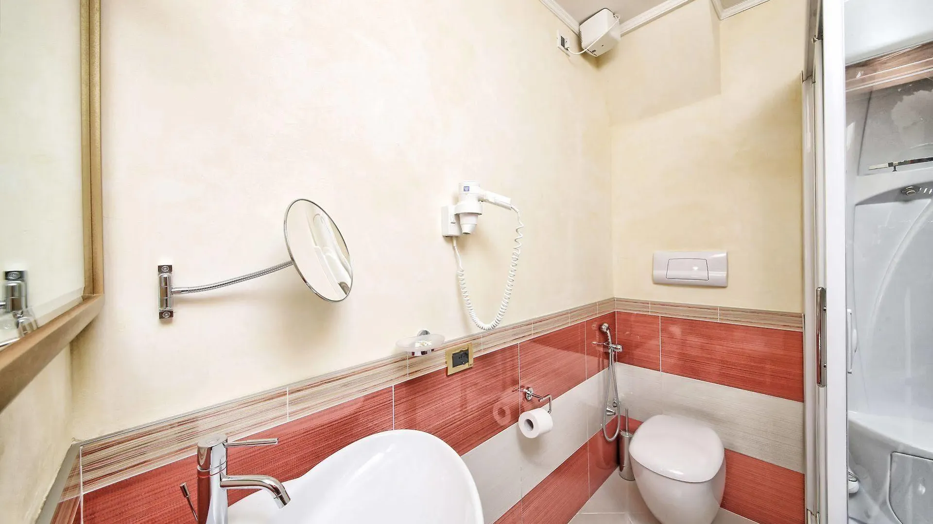 ****  Hotel Villa Capri Gardone Riviera Italy