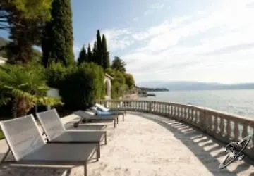 Hotel Villa Capri Gardone Riviera