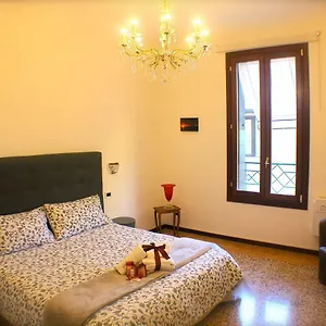 Casa Giuliana , Wenecja Włochy