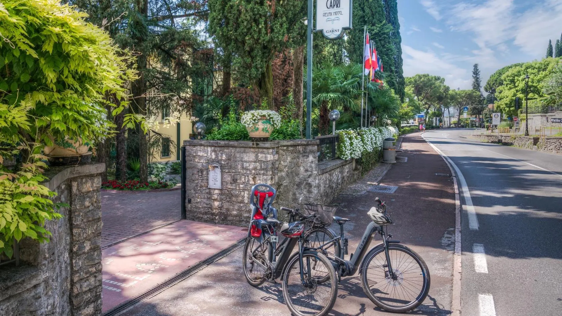 Hotel Villa Capri Gardone Riviera 4*,  Italia