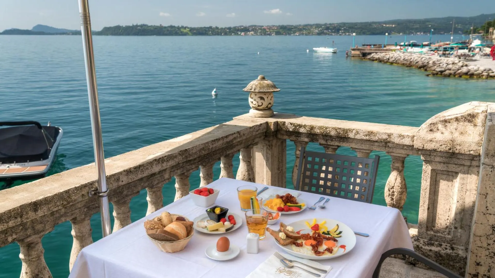 Hotel Villa Capri Gardone Riviera