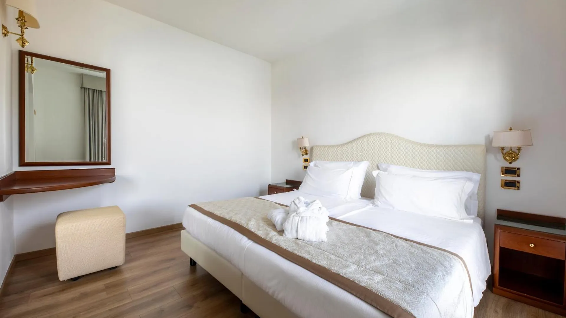 ****  Hotel Villa Capri Gardone Riviera Italia