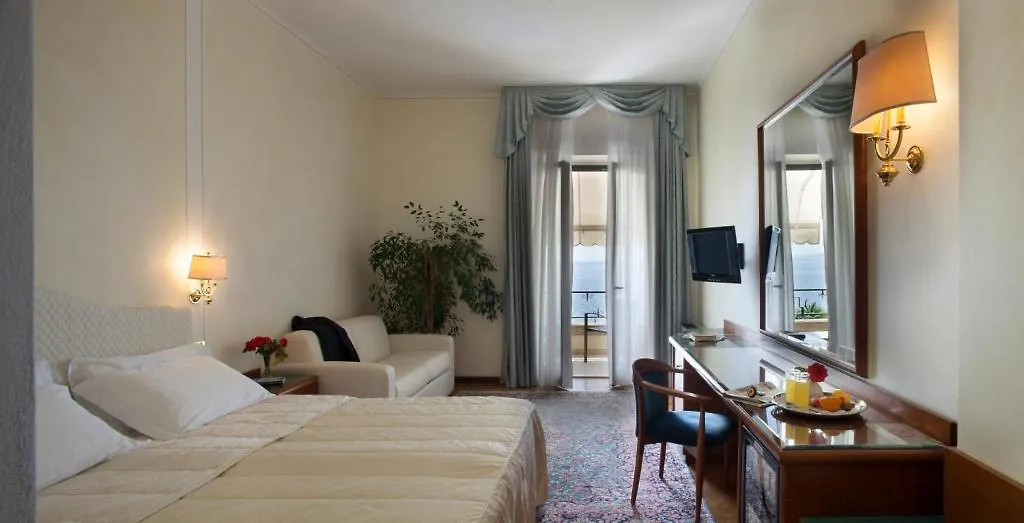 Hotel Villa Capri Gardone Riviera