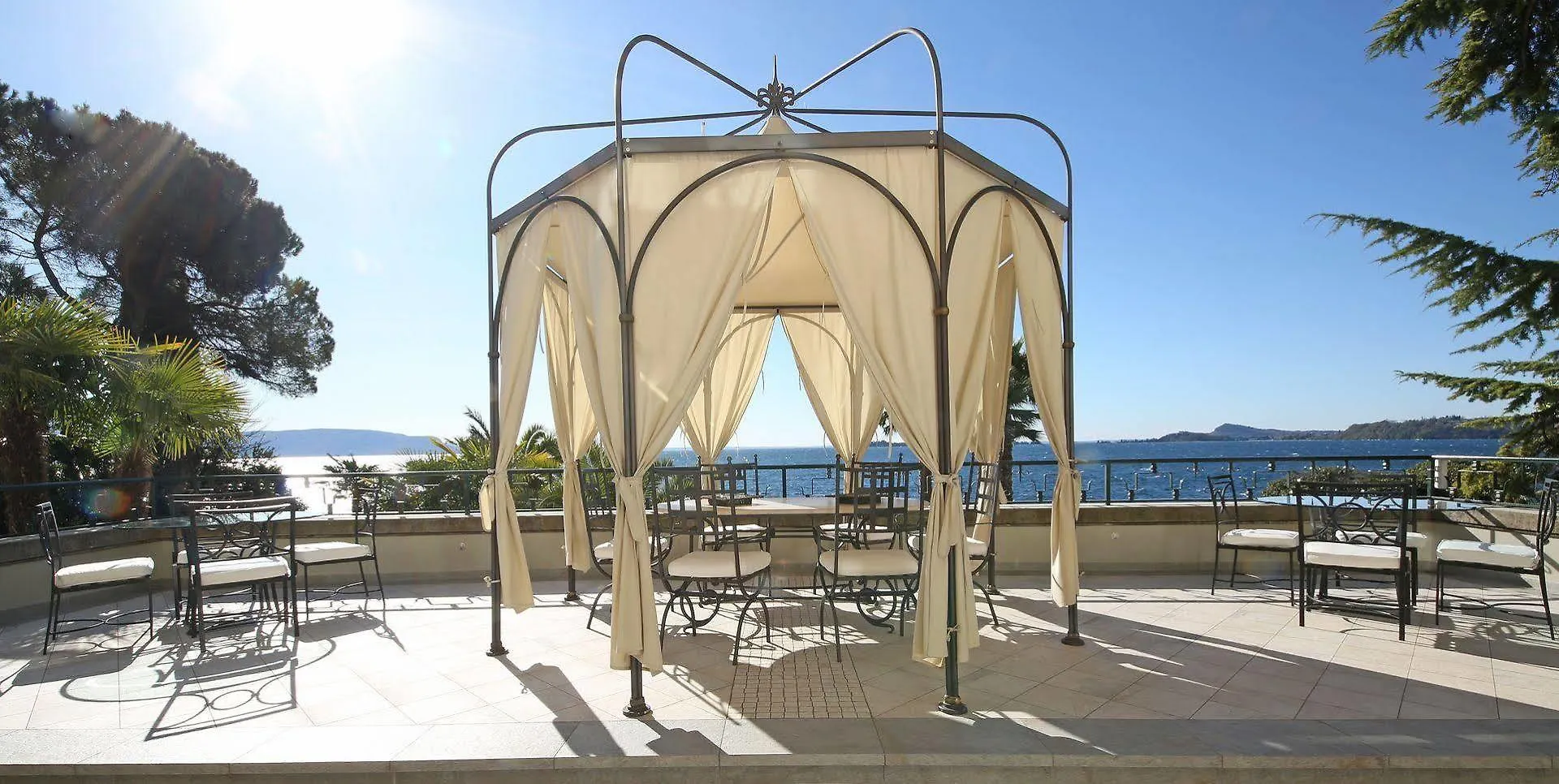 Hotel Villa Capri Gardone Riviera