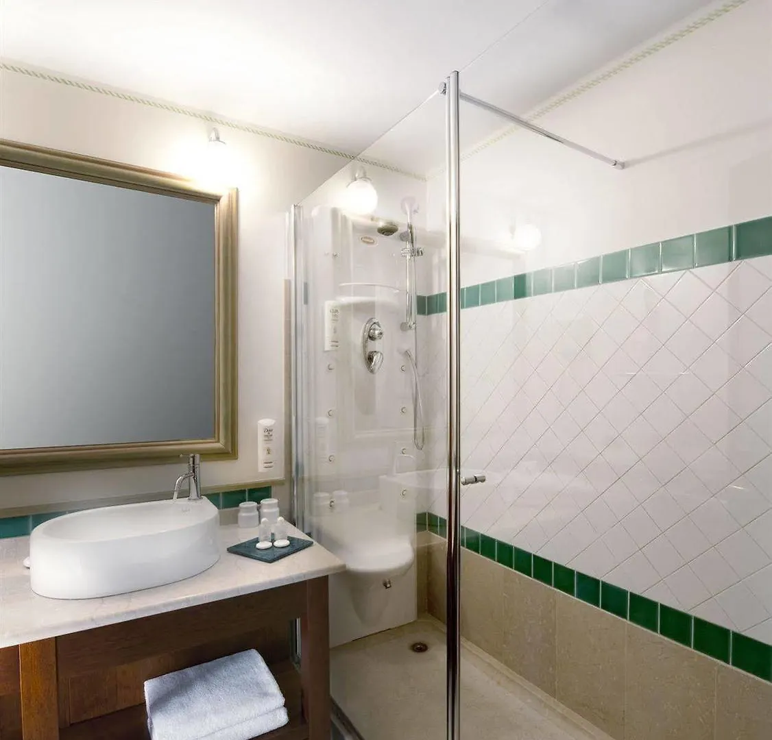 Hotel Villa Capri Gardone Riviera Italia